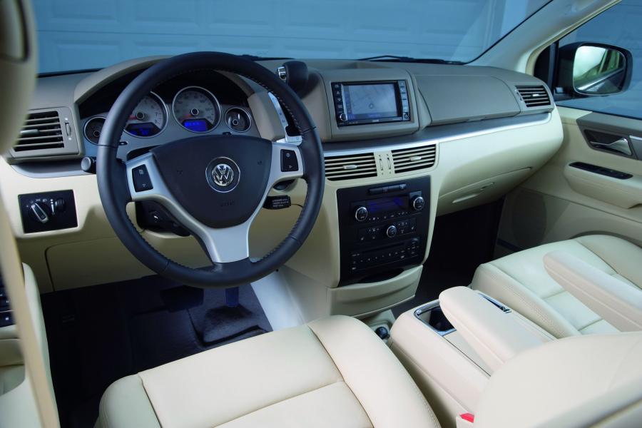  Volkswagen Routan 2009 года  (фото 6 из 80)